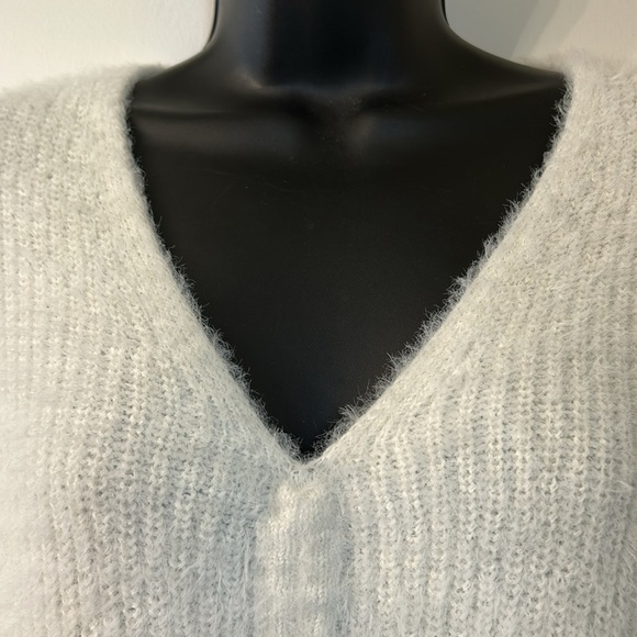 PLANET GOLD, V-NECK ,,FRONT DRAWSTRING SWEATER, IVORY COLOR ,SIZE SMALL - Picture 4 of 9